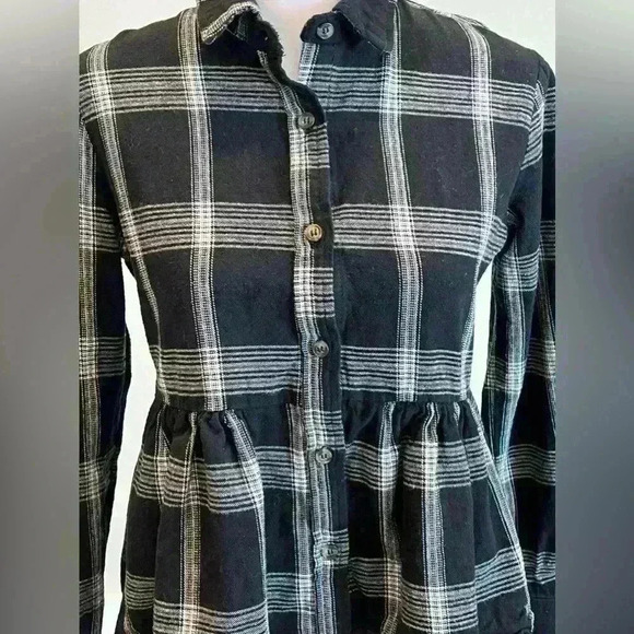 Love notes Womens Small Black Plaid Long Sleeve Top with Peplum ruffle Bottom - Picture 2 of 10